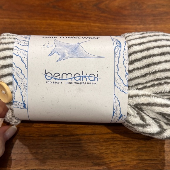 Be Makai Manta Hair Towel White & Gray Wrap - Picture 3 of 7